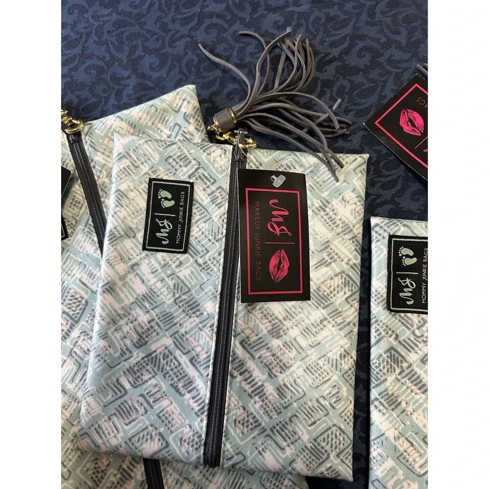 Makeup Mommy Junkie Bag Set Of 4 Mint Green New With Tags